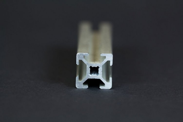 Hliníkový profil 20x20 mm, drážka 6 mm